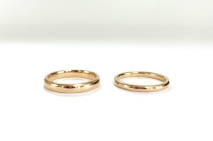 ピンクゴールドの甲丸結婚指輪　２ｍｍ～３ｍｍ