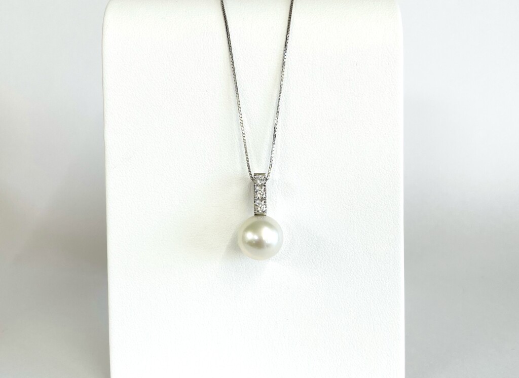 白蝶真珠とダイヤモンドのリフォームネックレス