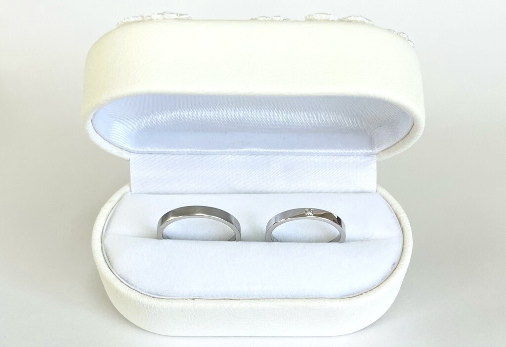 プラチナの平打ち結婚指輪