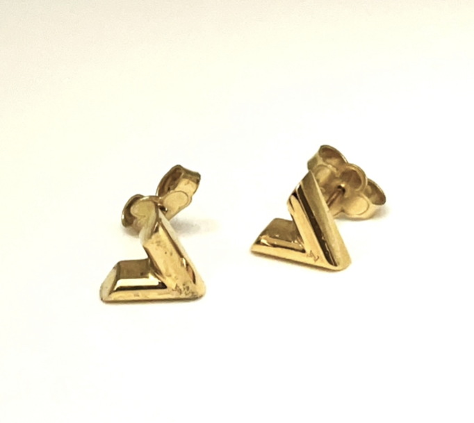 F96F8A94-7B94-4913-80E9-