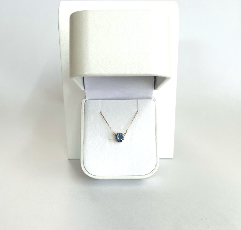 タンザナイト覆輪留めネックレス
