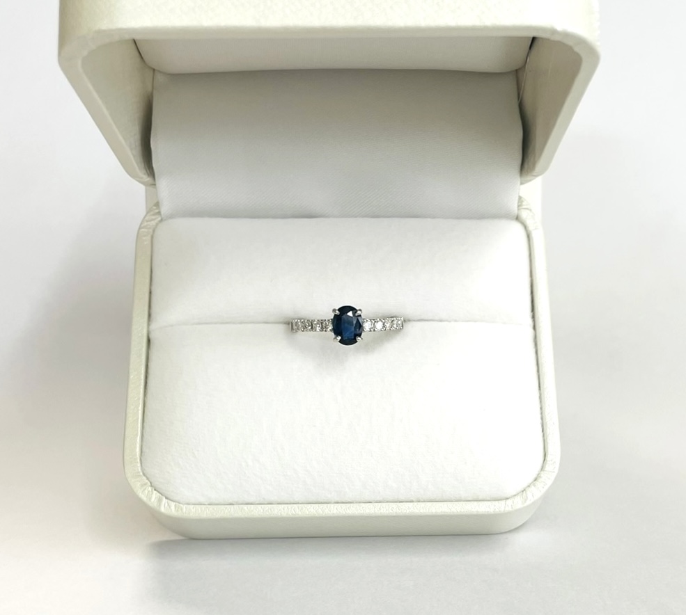 サファイアとダイヤモンドの指輪