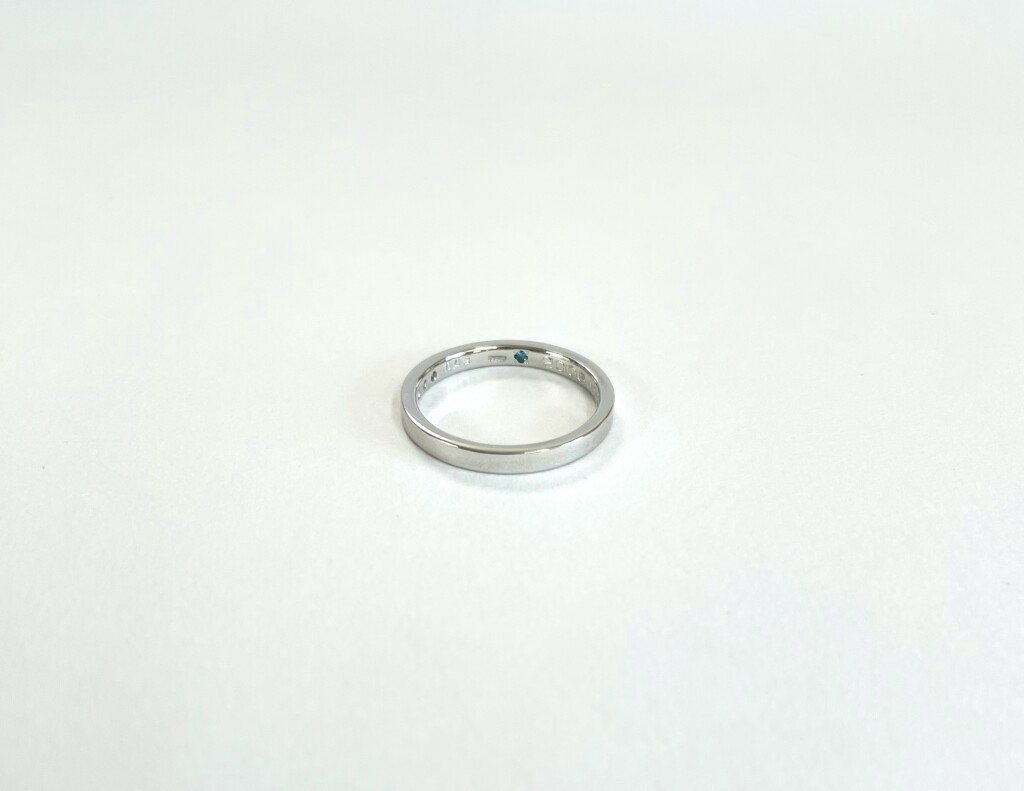 内石入り結婚指輪