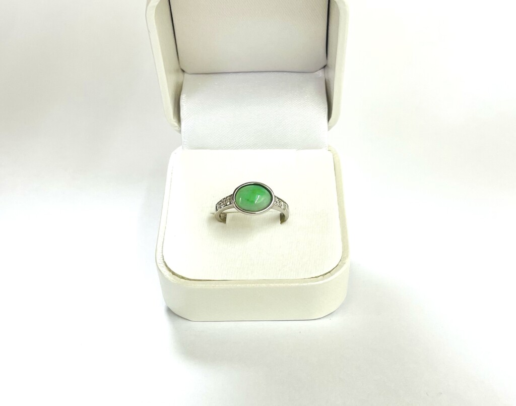 Ptダイヤモンド入り翡翠リング