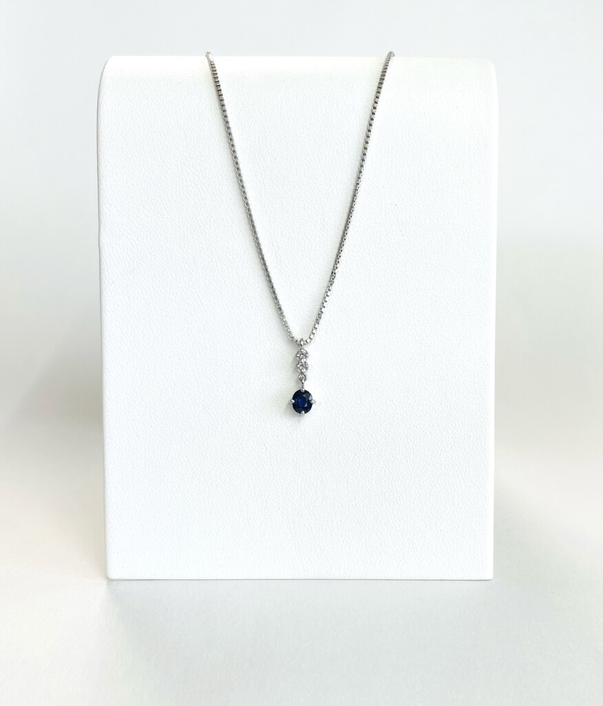 サファイアネックレス