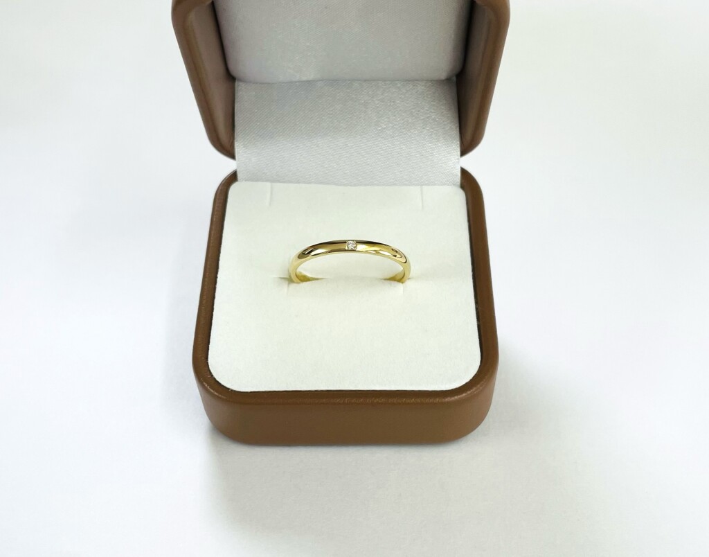 K18ダイヤ入り甲丸リング