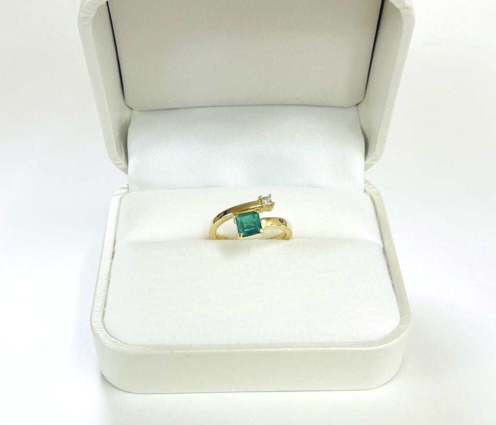 K18ダイヤエメラルドリング