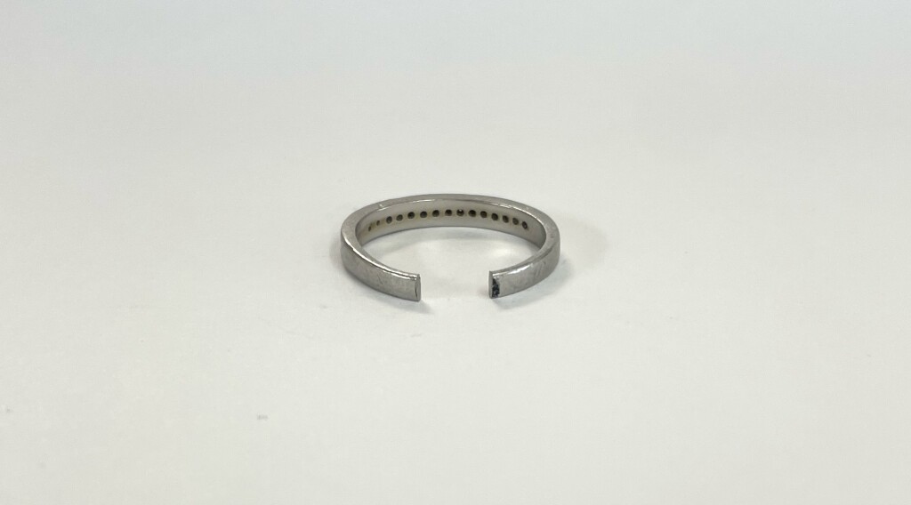 指輪のリングカット