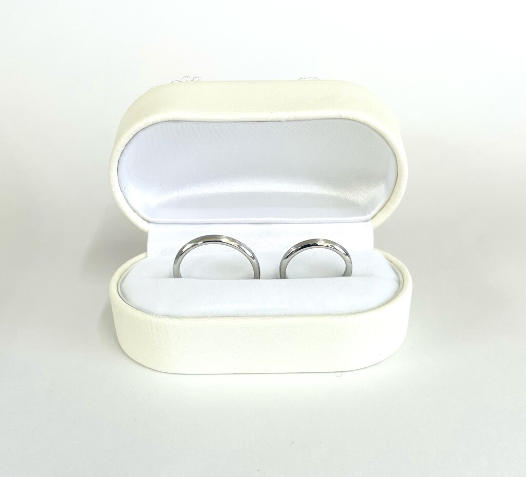 Ptマット仕上げの結婚指輪