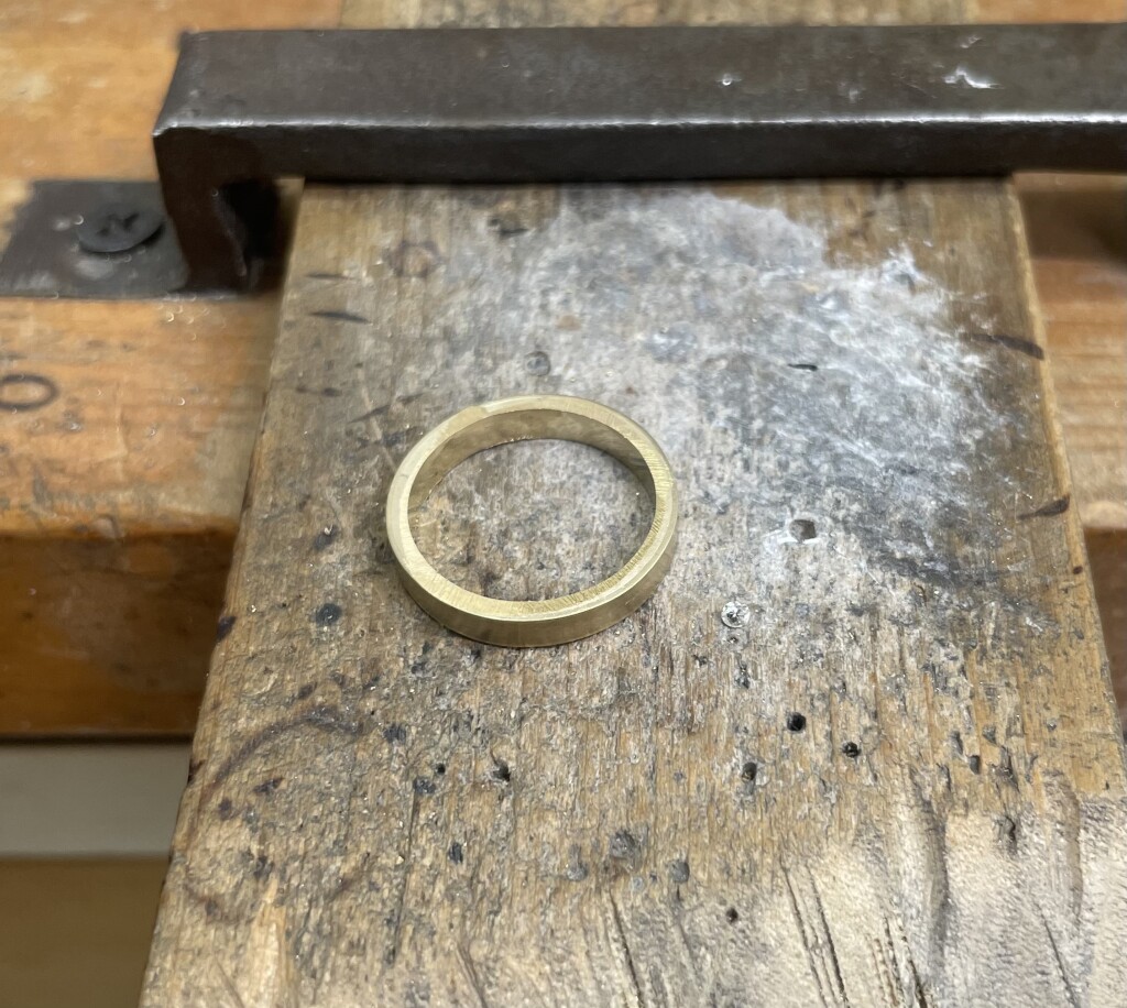 K18平打ちリングの途中経過