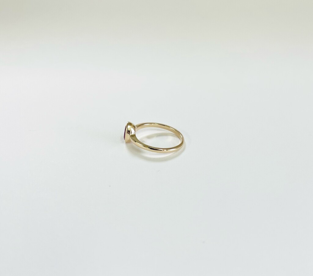 10金ルビー覆輪留めリング