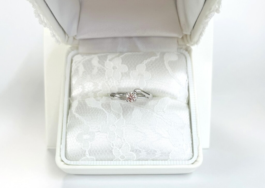 鑑定書付き婚約指輪